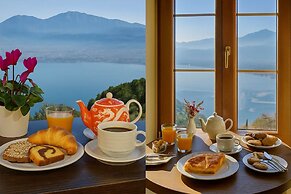 Arktos Hotel Deluxe Suite With Lake View