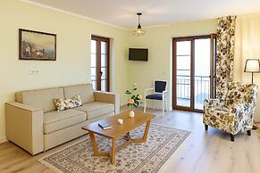 Arktos Hotel Deluxe Suite With Lake View