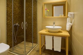 Arktos Hotel Superior Room w/ Stunning Lake View