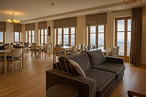 Arktos Hotel Cozy Triple Room With Scenic Views