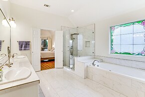 Spacious Family Retreat in Fort Worth Area!