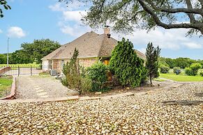 Spacious Family Retreat in Fort Worth Area!