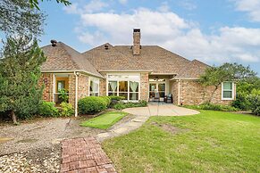 Spacious Family Retreat in Fort Worth Area!