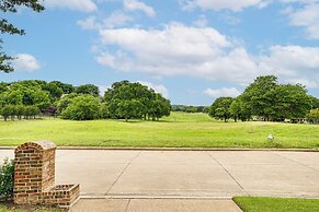 Spacious Family Retreat in Fort Worth Area!
