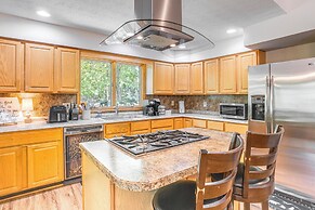 4 Mi to Massanutten Resort: Family Home w/ Views!