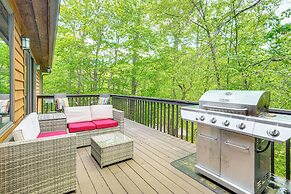 4 Mi to Massanutten Resort: Family Home w/ Views!
