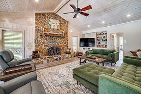 Tranquil Family Retreat: 4 Mi to Dtwn Winnsboro!