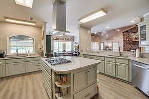 Tranquil Family Retreat: 4 Mi to Dtwn Winnsboro!