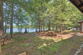 Lakefront Cabin w/ Beach Access: Levering Retreat