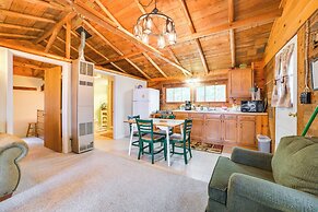 Lakefront Cabin w/ Beach Access: Levering Retreat