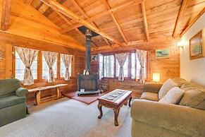 Lakefront Cabin w/ Beach Access: Levering Retreat