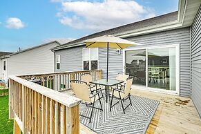 Spacious & Modern Home w/ Deck in Oregon!