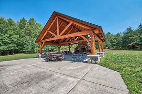 Steps to Lakefront: Dog-friendly Cabin in Levering