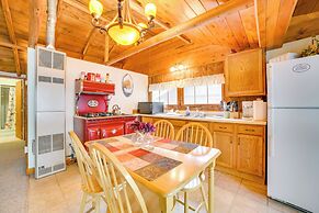 Steps to Lakefront: Dog-friendly Cabin in Levering