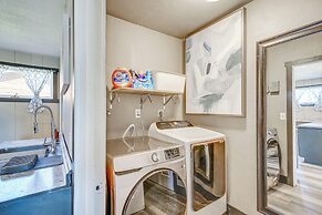 9 Mi to Shore: Home w/ Hot Tub in Howards Grove!