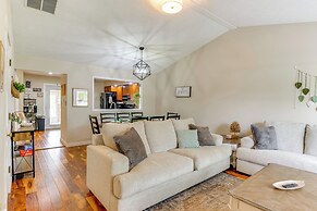 14 Mi to Dtwn Indy: Family Gem w/ Yard