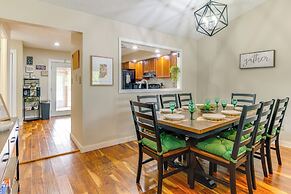 14 Mi to Dtwn Indy: Family Gem w/ Yard