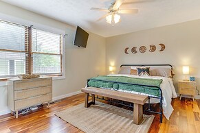 14 Mi to Dtwn Indy: Family Gem w/ Yard