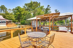 Steps to Lake Talquin: Tranquil Cabin w/ Deck