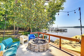 Steps to Lake Talquin: Tranquil Cabin w/ Deck