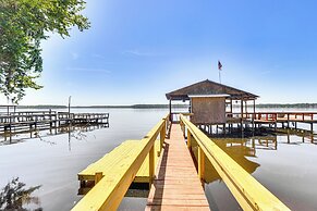 Steps to Lake Talquin: Tranquil Cabin w/ Deck