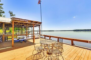Steps to Lake Talquin: Tranquil Cabin w/ Deck