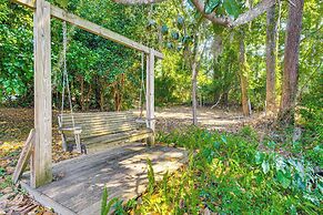 Steps to Lake Talquin: Tranquil Cabin w/ Deck