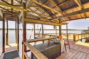 Steps to Lake Talquin: Tranquil Cabin w/ Deck