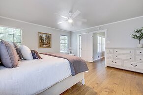 3 Mi to Boerne Lake: Getaway w/ Deck & Yard!