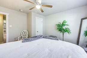 3 Mi to Boerne Lake: Getaway w/ Deck & Yard!