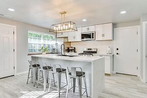 Walk to Dtwn Milwaukie: Family Gem w/ Creek Access