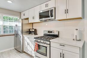 Walk to Dtwn Milwaukie: Family Gem w/ Creek Access