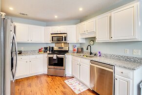 Deck & Yard: Savannah Area Retreat!