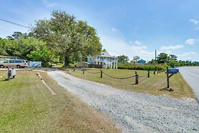 Hot Tub & Bay Views: Kill Devil Hills Haven!