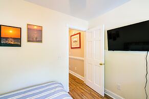 Hot Tub & Bay Views: Kill Devil Hills Haven!