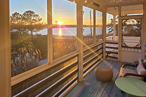 Hot Tub & Bay Views: Kill Devil Hills Haven!