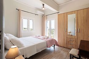 Seaview Serenity - Beachside Getaway