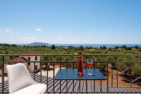 Seaview Serenity - Beachside Getaway