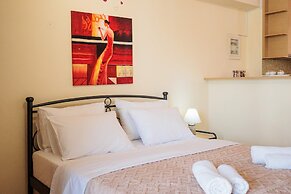 Cozy Studio w Balcony in the Center of Filiatra