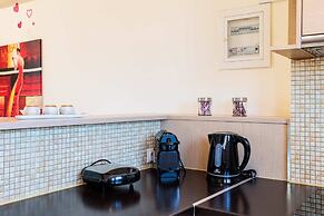 Cozy Studio w Balcony in the Center of Filiatra