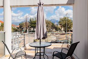 Cozy Studio w Balcony in the Center of Filiatra