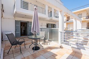 Cozy Studio w Balcony in the Center of Filiatra