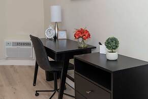 Hunstville Modern Studio Retreatsleeps 2