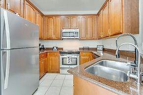 Pool, Hot Tub & Theatre Access: Kissimmee Gem