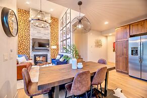 Luxury 2BR Mountain Townhouse w Picturesque Views