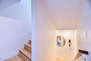 Luxury 2BR Mountain Townhouse w Picturesque Views