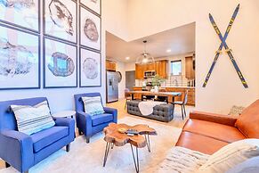 Luxury 2BR Mountain Townhouse w Picturesque Views
