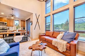 Luxury 2BR Mountain Townhouse w Picturesque Views