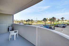 Balcony w/ Ocean Views: Daytona Beach Gem w/ Perks