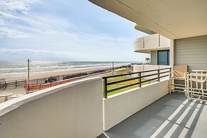 Balcony w/ Ocean Views: Daytona Beach Gem w/ Perks